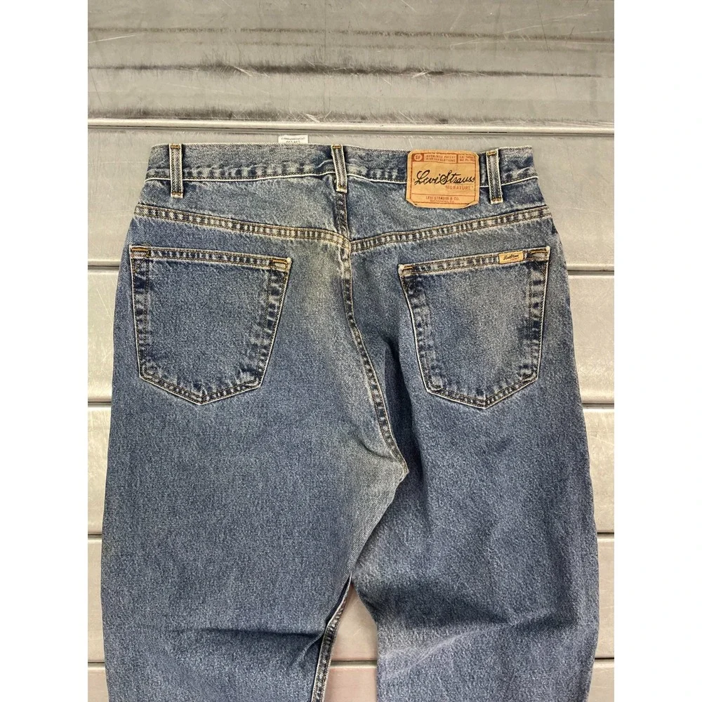 Signature Levis Jeans 33X30‎ Blue Medium Wash Denim Regular Straight 100% Cotton